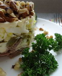 Салат с вареной говядиной