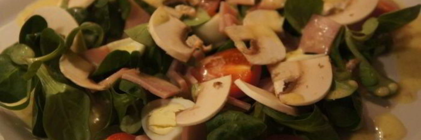 Салат со свежими шампиньонами