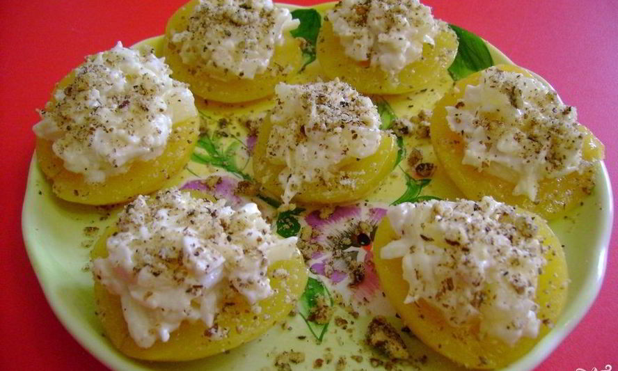 Рецепт салата в персиках