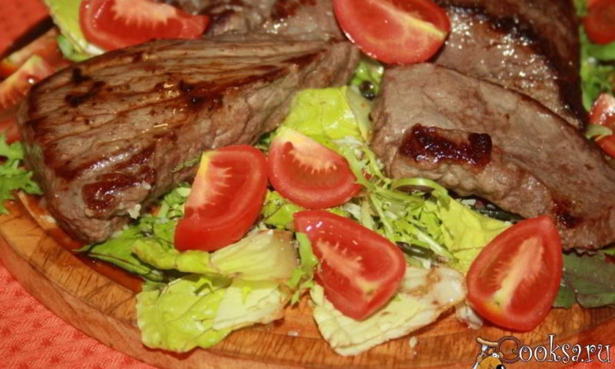 Рецепт сочного говяжьего ромштекса с салатным миксом