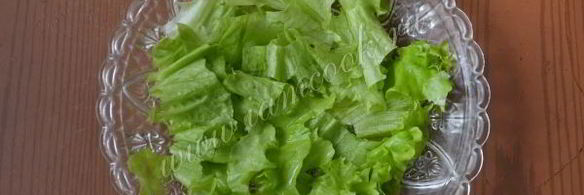 теплый салат с кальмарами и грибами