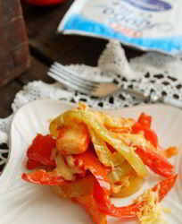 Теплый салат с крабовыми палочками