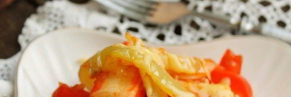 теплый салат с крабовыми палочками