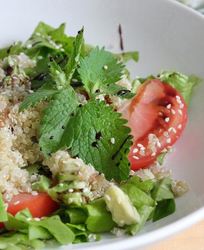 Зеленый салат с киноа