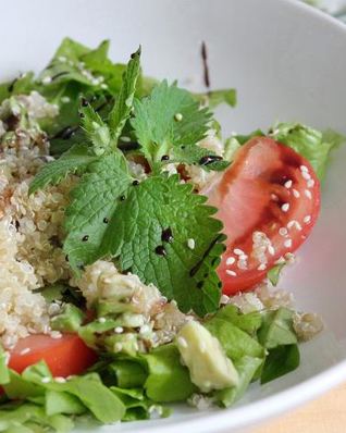 Зеленый салат с киноа