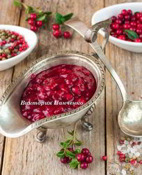 Брусничный соус к мясу с можжевельником