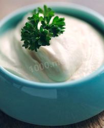 Чесночно сливочный соус с сыром