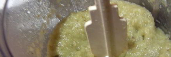 дип из запеченных баклажанов, перцев и кинзы