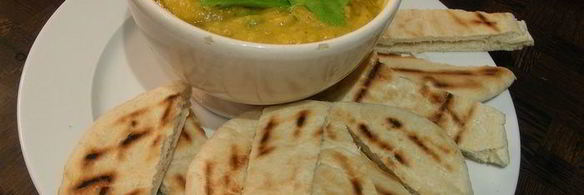 дип из запеченных баклажанов, перцев и кинзы