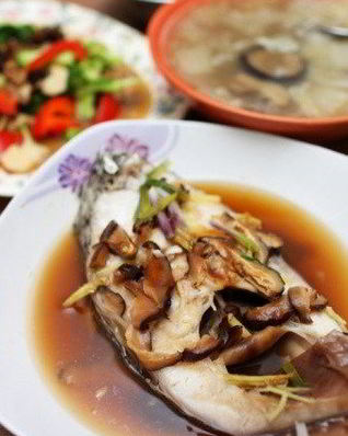 Грибной соус со сладким перцем и красным вином