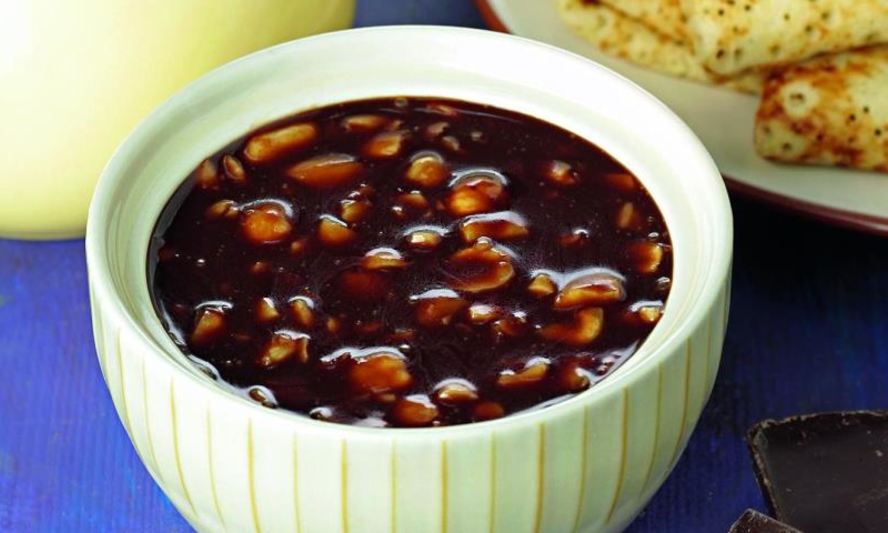 Рецепт шоколадного соуса с орехами