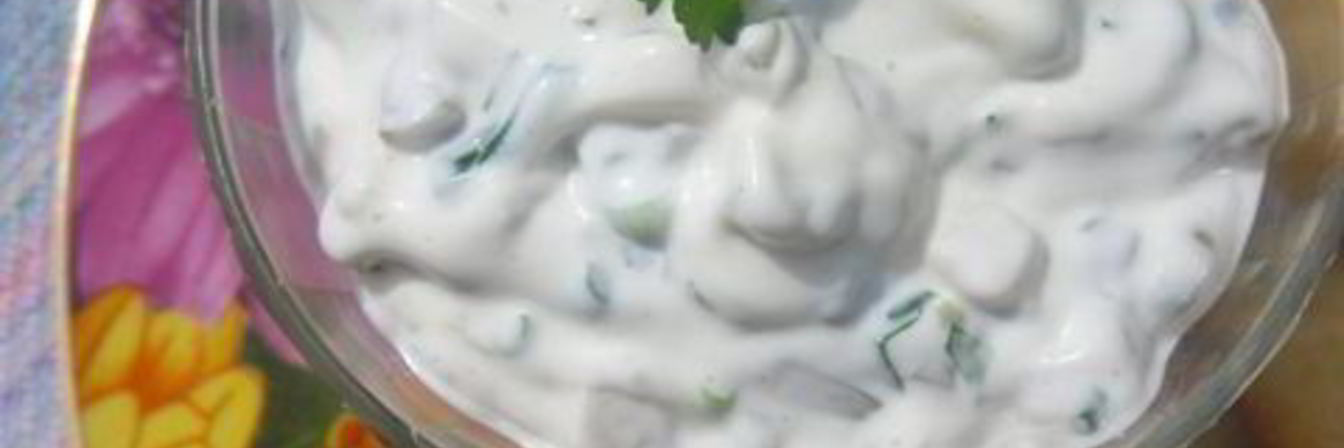 Сметанный соус с солеными огурцами