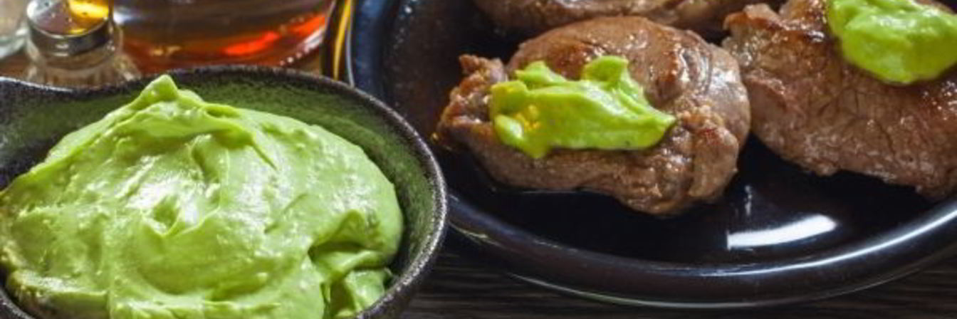 Соус-дип из авокадо с сыром