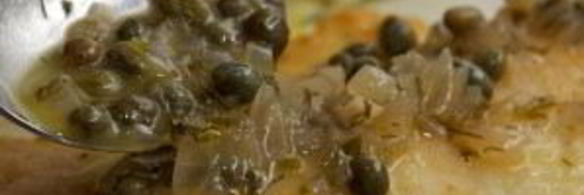 соус для рыбы из вина, масла и каперсов