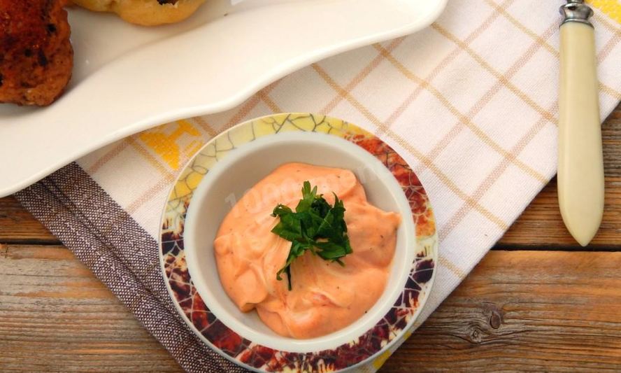 Рецепт соуса из кетчупа и майонеза с чесноком