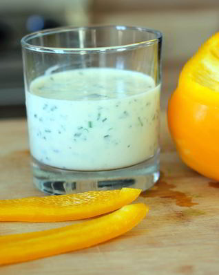 Заправка для салата из йогурта