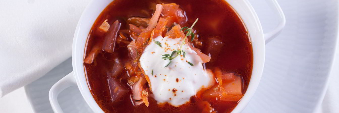 Борщ с куриной грудкой и грибами