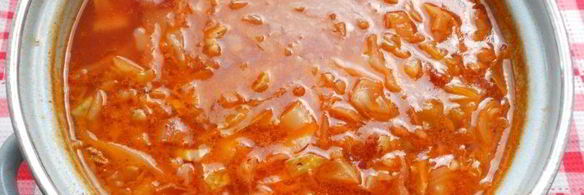 борщ со свиными ребрышками и молодыми овощами