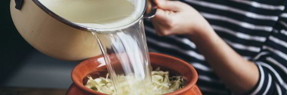 борщ в горшочке