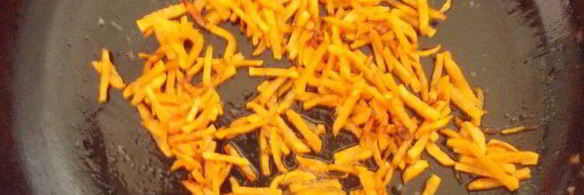 борщ, заправленный старым салом и чесноком