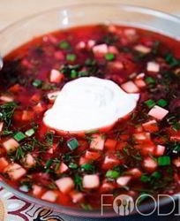 Холодный борщ с колбасой