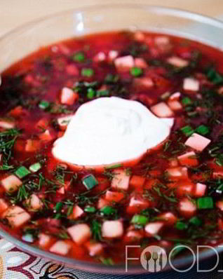 Холодный борщ с колбасой