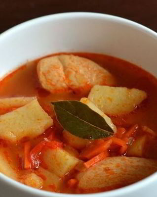 Красный борщ с курицей