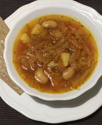 Постный борщ с фасолью