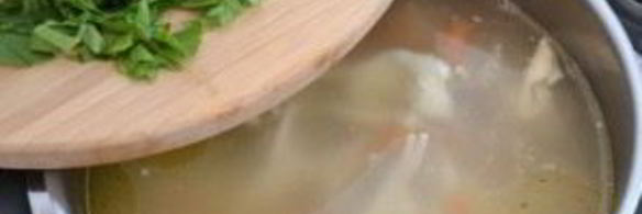 зеленый борщ с курицей