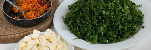 зеленый борщ со щавелем и адыгейским сыром