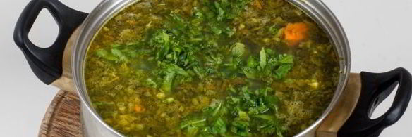 зеленый борщ со щавелем и адыгейским сыром