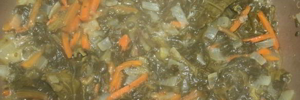 зеленый борщ со щавелем на куриных сердечках