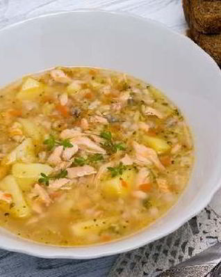 Быстрый суп с консервированной рыбой