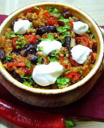 Чили кон карне с хрустящей фасолью