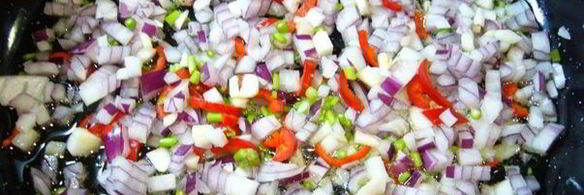 чили кон карне с хрустящей фасолью