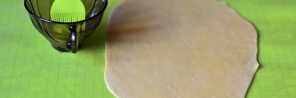 гороховый суп с чесночными рулетиками