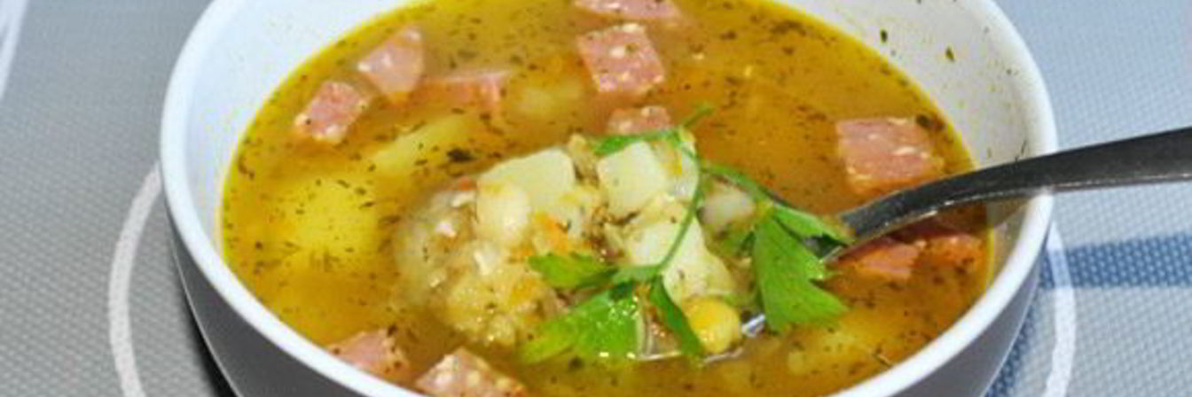 Гороховый суп с колбасой