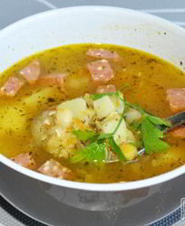 Гороховый суп с колбасой