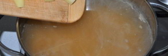 гороховый суп с колбасой