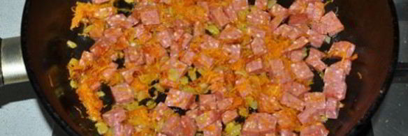 гороховый суп с колбасой