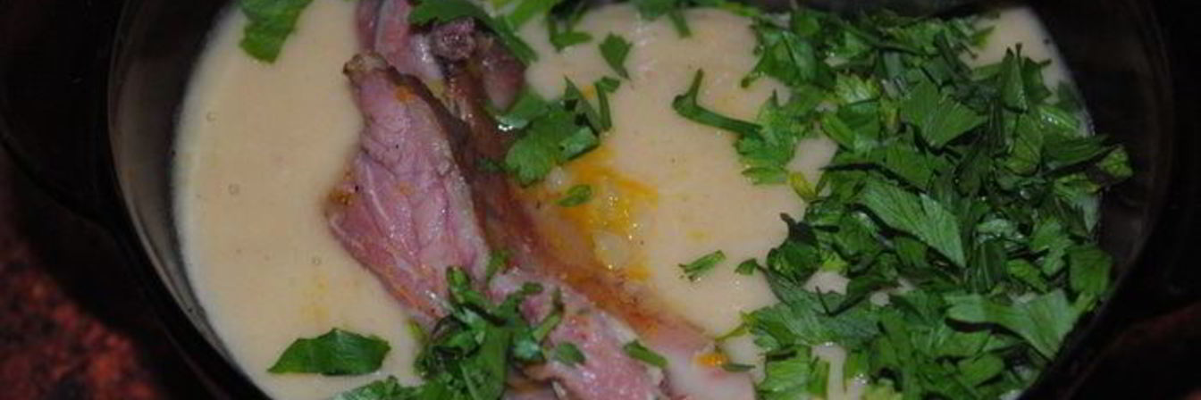 Гороховый суп с копчеными ребрышками