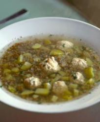 Гречневый суп с куриными клецками