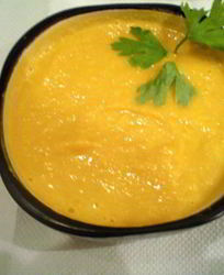 Имбирный суп с морковью и авокадо