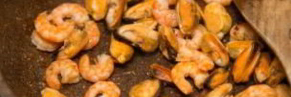 итальянский томатный суп с морепродуктами