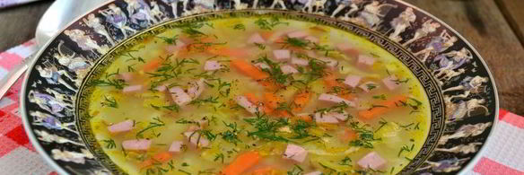 картофельный суп с гречкой и сардельками