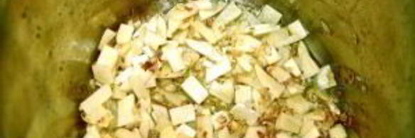 хрустящий суп из тыквы с сухариками