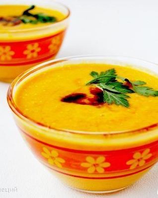 Крем-суп из тыквы с карри и бальзамическим кремом
