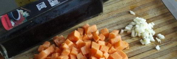 кубинский суп с курицей, рисом и бананами