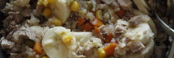 кубинский суп с курицей, рисом и бананами