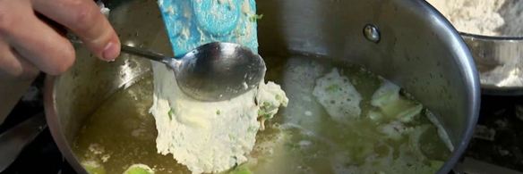 куриный суп с клецками